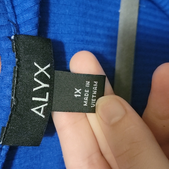 Plus size royal blue sweater with geometric arm cutouts - Picture 3 of 4